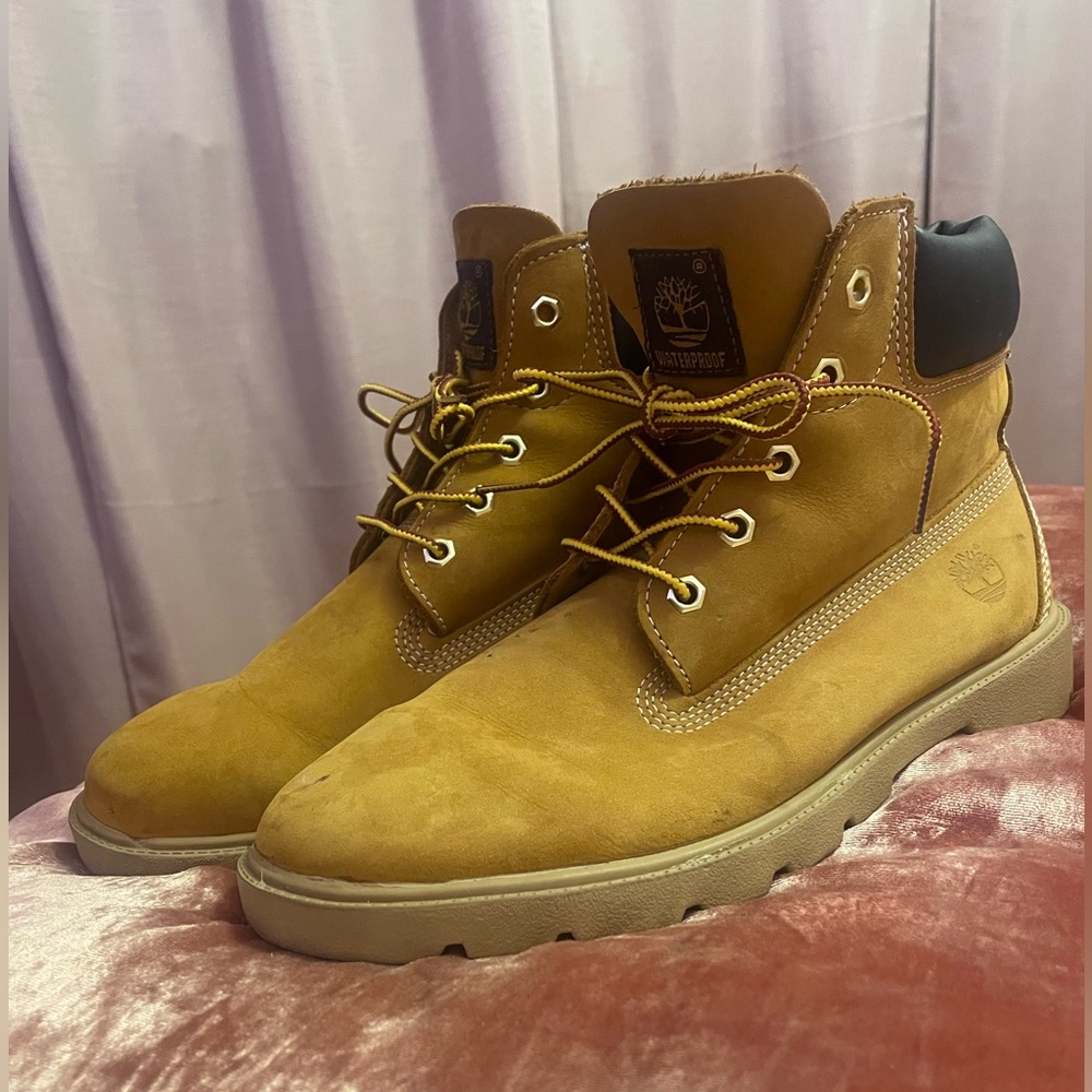 Timberland Basic 6 inch Boot. Mens Size 7.